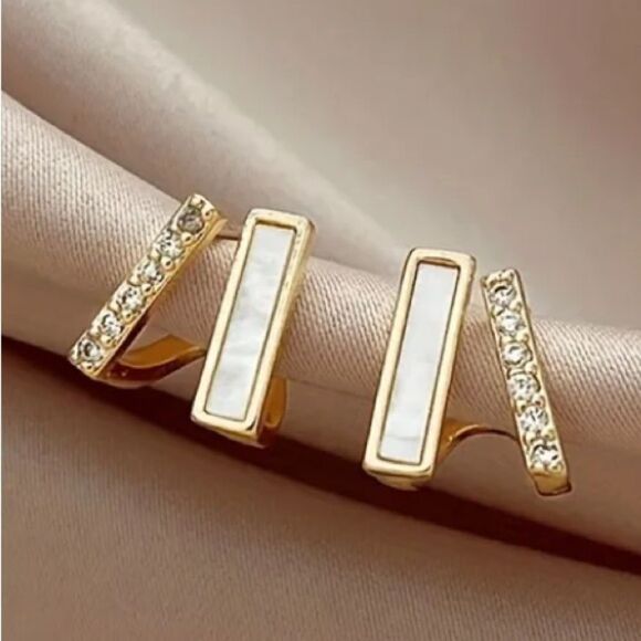 ✨🆕✨Elegant Gold Plated Chic Minimalist Shiny Zircon Stud Earrings✨ - Picture 4 of 11